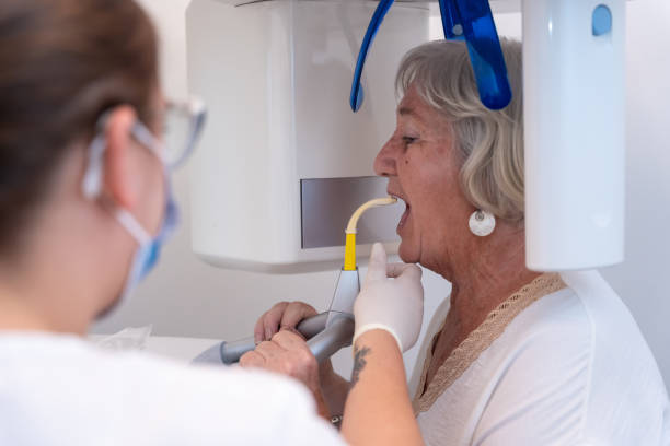 Best Emergency Tooth Extraction in Forest Lake, IL